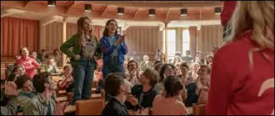 Après avoir terminé son année, on la voit à son dernier oral de [...].