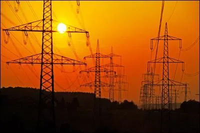 Comment s'appelle l'entreprise que Patty Hewes veut attaquer ?