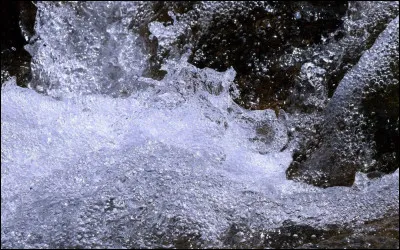 Leau de Seltz est dabord une eau minérale gazeuse qui provient de quel pays ? (Image non contractuelle)