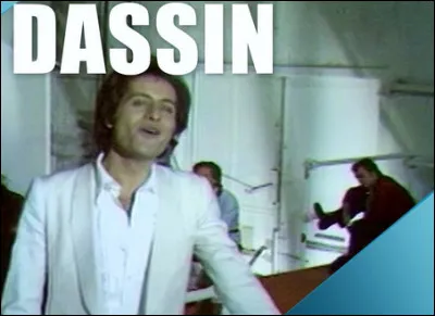 Complétez les paroles de sa chanson ''Les Champs-Élysées'' : ''Je m'baladais sur l'avenue le cur ouvert...