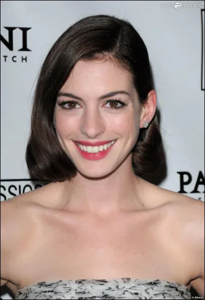 Qui est cette Anne, actrice américaine au sourire somptueux ?
