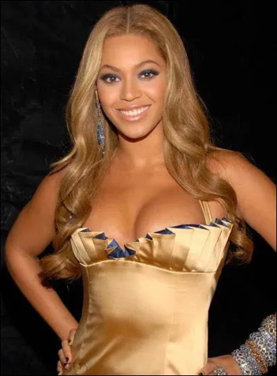 Qui est cette chanteuse, compositrice et productrice américaine ?