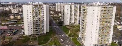 Saint-Pierre-des-Corps, 15 900 habitants et 4e ville du département, appartient à l'agglomération de ...