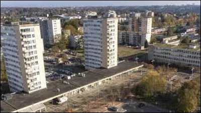 Mont-Saint-Aignan, 19 700 habitants et 8e ville du département, appartient à l'agglomération de ...