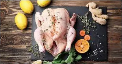 Gastronomie : Quel verbe emploie-t-on lorsque l'on attache une volaille ou un gibier sans ficelle et avant cuisson en repliant ses pattes arrière et en les maintenant via une incision sur les flancs ?