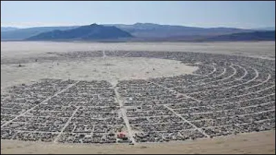Culture et Société : Dans quel État américain se déroule le festival du Burning Man ?
