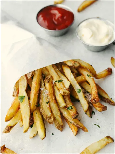 Conjugue cette phrase au passé composé : Je mange des frites !