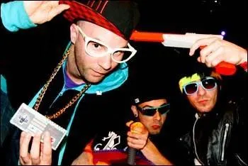 De quelle origine est le groupe Maniacx ?