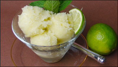 Dans quelle recette de coupe glacée devons-nous mettre une boule de glace au citron ?