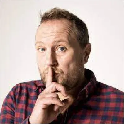 Qui est ce chanteur, dont le premier premier EP s'intitule ''Vendredi '' ?