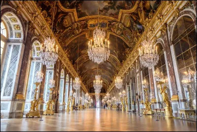 Quel a été le premier roi à régner au château de Versailles ?