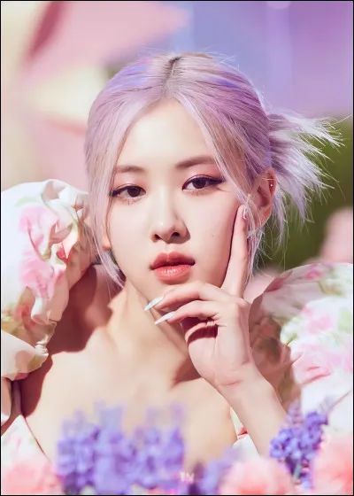 De qui Rosé est-elle amoureuse ?