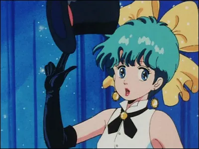 Dans ''Emi magique'', de qui Maï reçoit-elle un bracelet magique ?