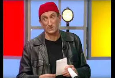 Dans quelle émission de télévision Jean-François Dérec, humoriste au bonnet rouge a été chroniqueur ?