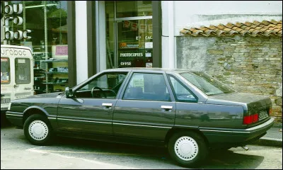 Sans compter la bande de gaza, chypre du Nord et Gibraltar, combien de pays souverains bordent la Méditerranée ?