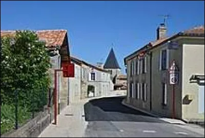 Je vous emmène maintenant en Charente, à Bors, dans le canton de Tude-et-Lavalette. Nous sommes en région ...