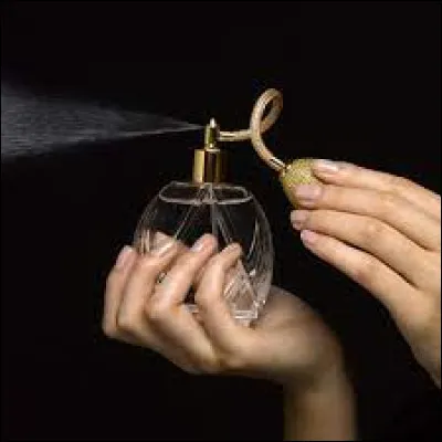 De quel animal provient le musc qui sert de matière première à l'élaboration de parfum ?