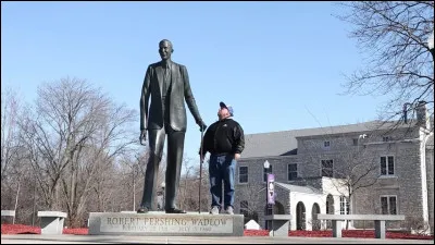 L'homme le plus grand de l'Histoire mesurait 2,85 mètres.