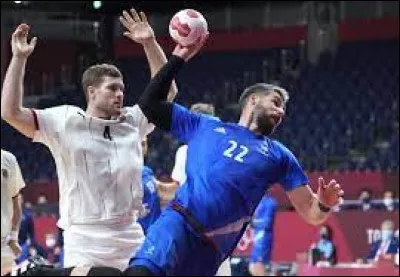 En quelle année le handball devient-il une discipline olympique ?