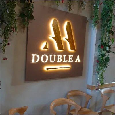 Quelle ancienne élève de l'institut est l'actuelle cheffe du Double AA ?