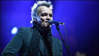 Qui est ce chanteur dont l'un des titres s'intitule ''Ici Londres'' ?