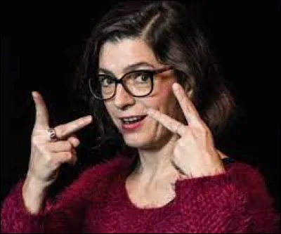 Quelle comédienne parlant en langue des signes a reçu un Molière de la révélation théâtrale en 1993 ?