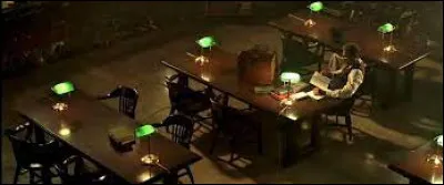 Dans quel film de David Fincher peut-on entendre ''La Suite pour orchestre n°3'' de Bach lors d'une scène dans une bibliothèque ?