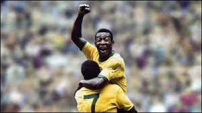 Quel était le prénom du joueur brésilien de légende Pelé ?