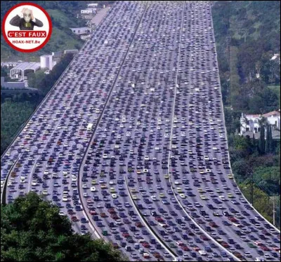 L'autoroute 405, entre Los Angeles et San Fernando Valley, comporte 19 voies de circulation.