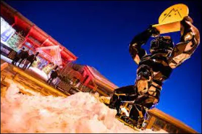 Dans quelle station se déroule le Festival international du film de comédie ?