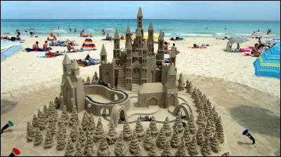 Qui chantait "Le Château de sable" ?