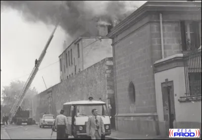 Quand a eu lieu le spectaculaire incendie de la prison ?