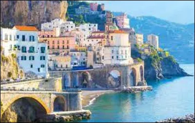 À ce chanteur, on doit le tube "L'italiano".