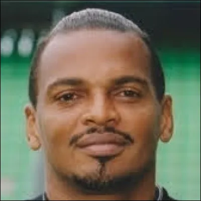 ''Bernard Lama'' est un footballeur international français. À quel poste évoluait-il ?