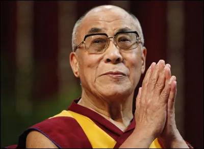Dans quel pays vit en exil le dalaï-lama ?