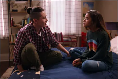 De quoi Ginny accuse son professeur de littérature ?