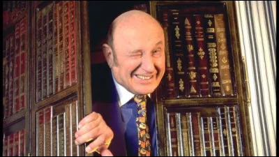 Qui est cet écrivain, auteur de cette citation : ''Je vois des mémères dans les stations de sports d'hiver qui feraient mieux de faire de l'avalanche que du ski'' ?