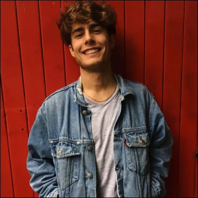 Qui interprète le rôle de Julián ?