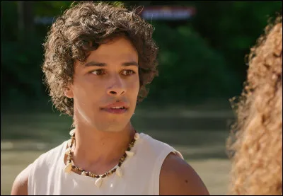 Qui interprète le rôle de Julián ?