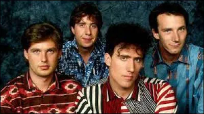 Quel groupe a chanté "Enola Gay" dans les années 80 ?