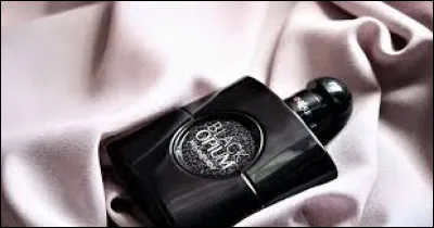 Quelle est la marque du parfum "Black Opium" ?
