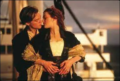 Dans le film "Titanic", où Jack et Rose échangent-ils leur premier baiser ?