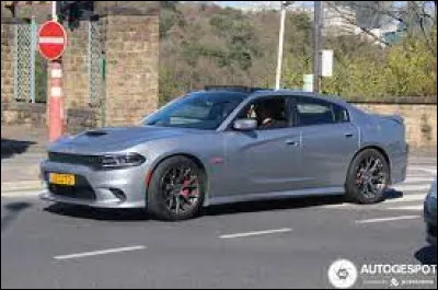 Cette voiture am&eacute;ricaine est une ...