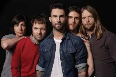 Quelle lettre est le nom du cinquième album studio du groupe américain Maroon 5 ?