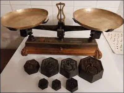 Quel est le symbole de l'unité de masse qui équivaut à 100 kilogrammes ?