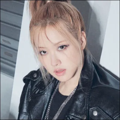 Au sein de son lycée elle fait partie...