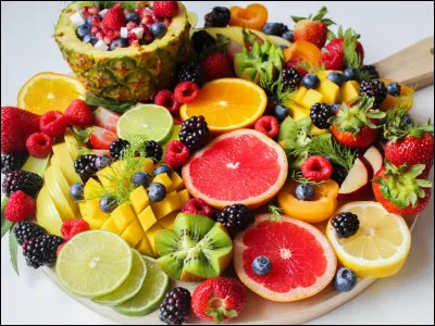 Parmi ces fruits, lequel est le plus calorique ?