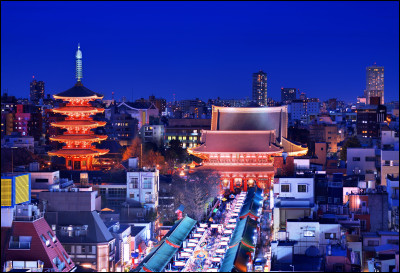 C'est une ville animée du Japon, qui associe ultramoderne et traditionnel, gratte-ciels illuminés et temples historiques. C'est à l'origine de 30% des richesses créées au Japon, ce qui en fait la ville la plus riche au monde.
De quelle ville s’agit-il ?