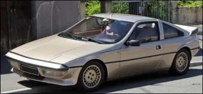 Quel est ce coupé sportif à moteur central produit par les constructeurs Talbot et Matra de 1980 à 1983 en 10 680 exemplaires ?