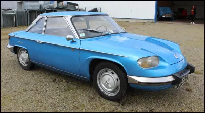 Quel est ce coupé, dernière production du constructeur Panhard, un modèle produit de 1963 à 1967 en 28 651 exemplaires ?